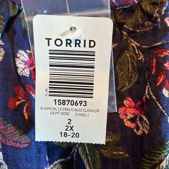 NWT Torrid Navy Floral Crinkle Gauze Blouse - Picture 9 of 9